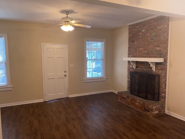 Photo - 2953 Pierpont Ave