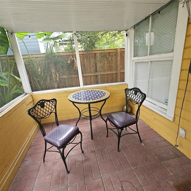 432 1/2 Highland Ave