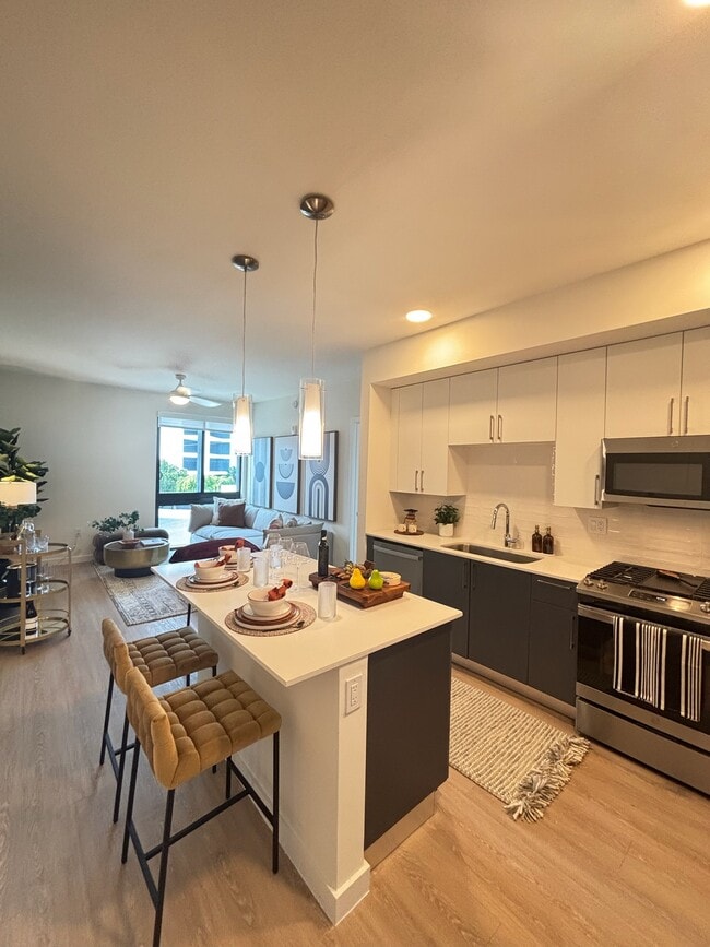 Building Photo - 2385 NE 194th St Unit D7