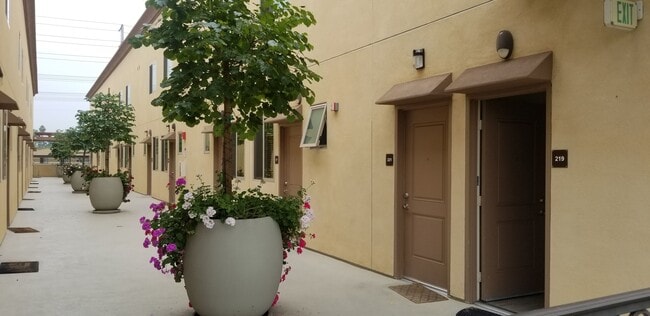 Photo - 13439 Burbank Blvd