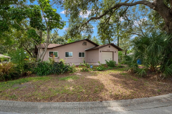 Photo - Home For Rent in St Petersburg!
