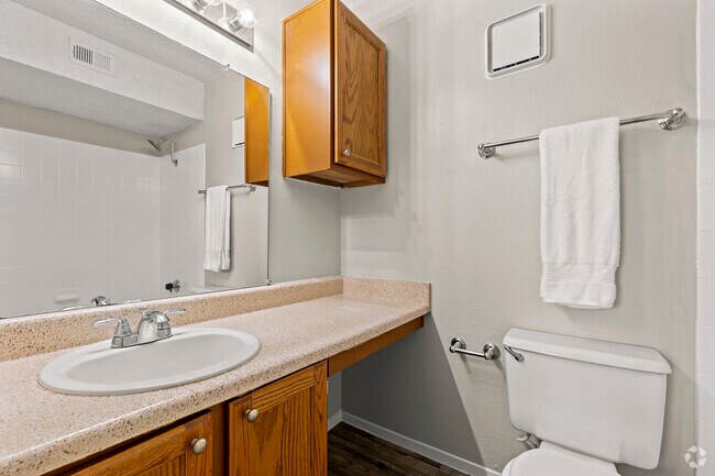 2HAB, 2BA - 916SF (B1) - Primer Cuarto de baño