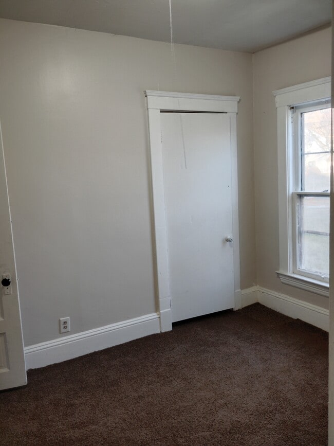 Photo - 9521 Macon Ave