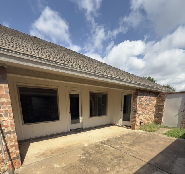 Photo - 4103 101st St