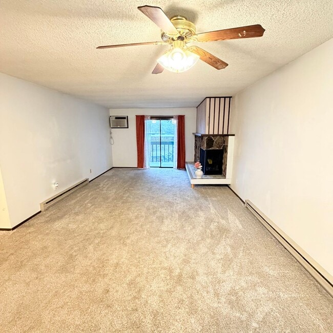 Photo - 2121 E Upriver Dr