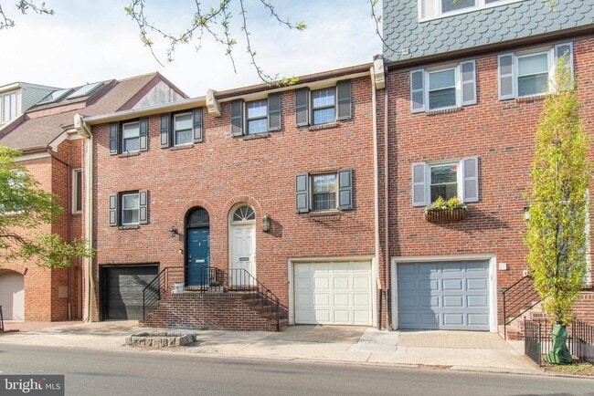 Photo - 815 Lombard St Townhome