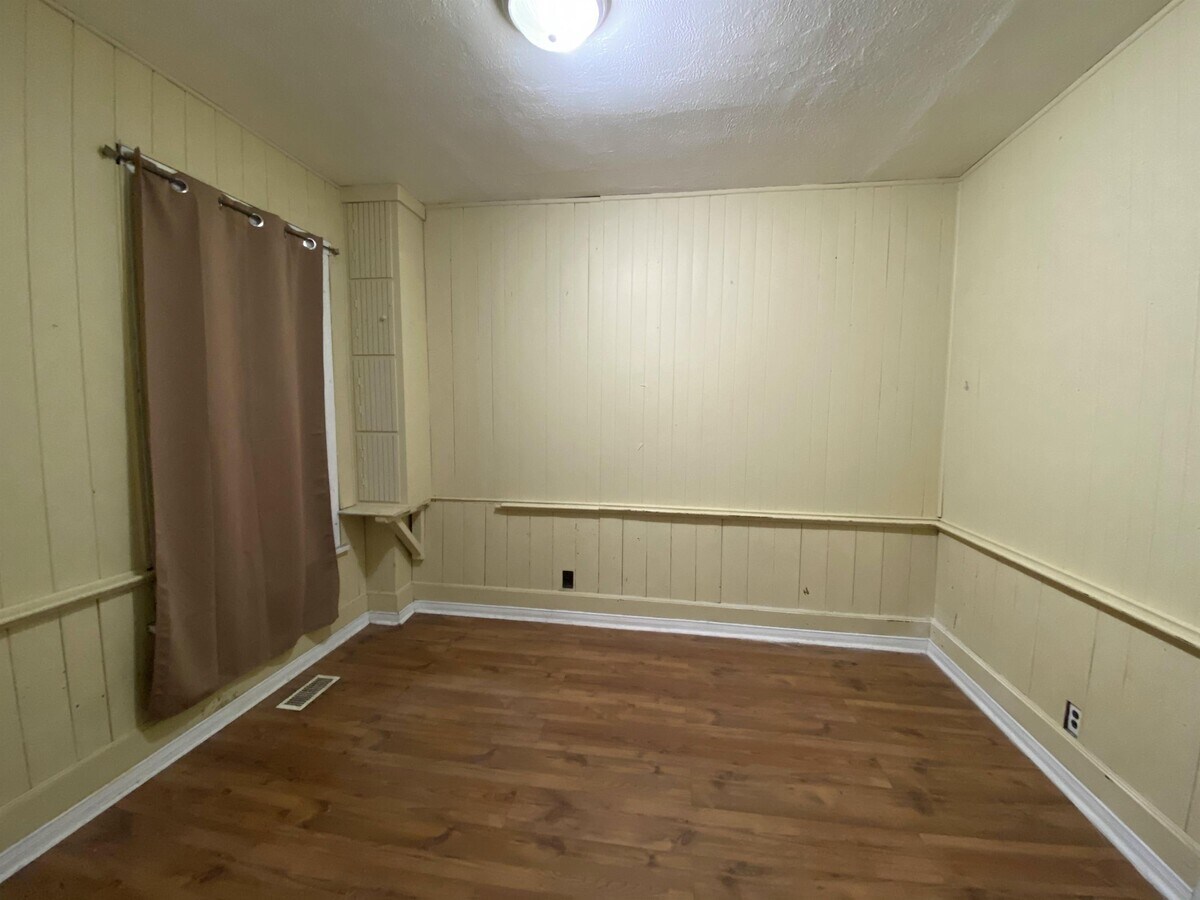 Photo - 27 Paradise Rd S