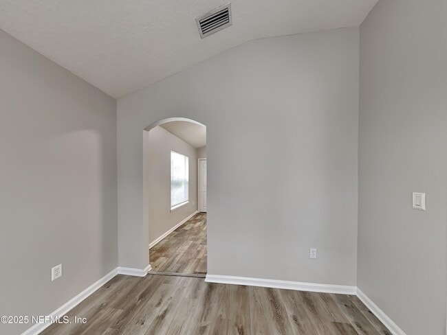 Photo - 2450 Creekfront Dr