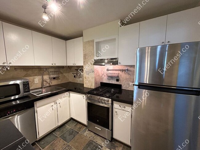 Photo - 2285 Peachtree Rd NE Condo Unit 1105