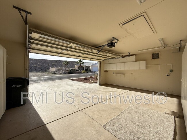 Photo - 2917 Desert Vista Dr