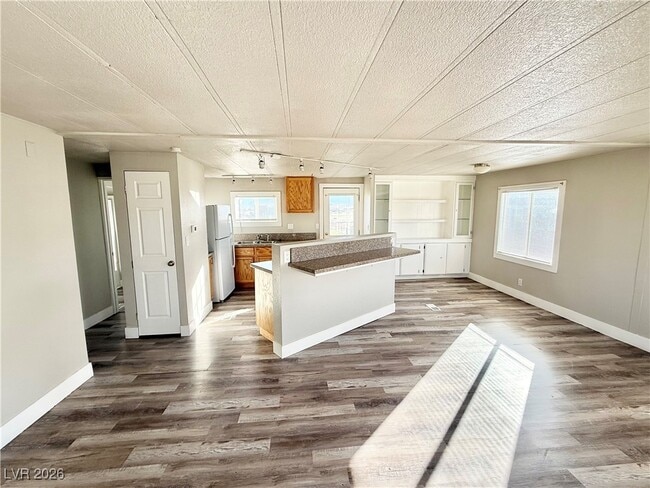 Photo - 4331 W Victoria St