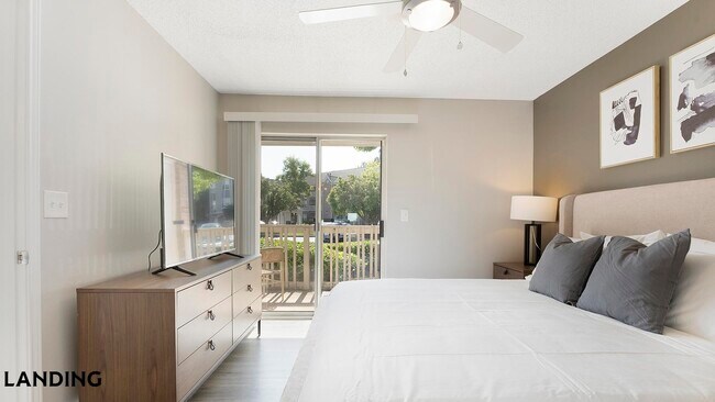 Photo - 2623 Keene St Unidad 239