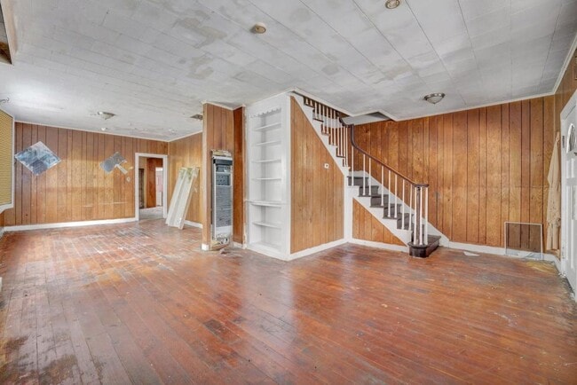 Photo - 240 East St