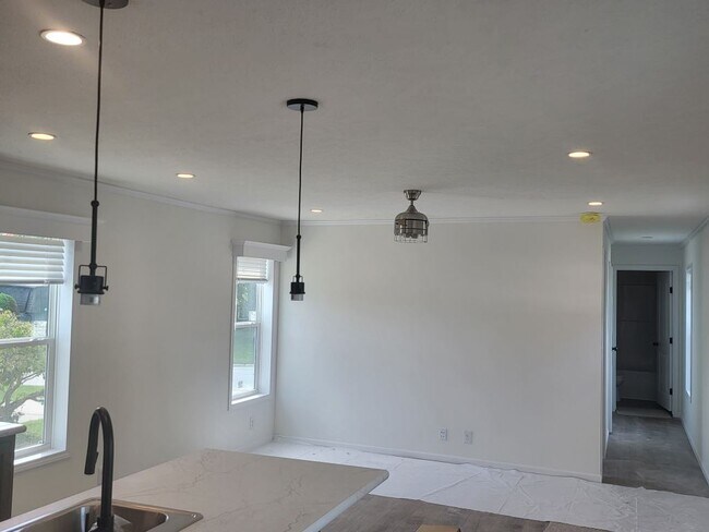 17 Meadowlark Ln