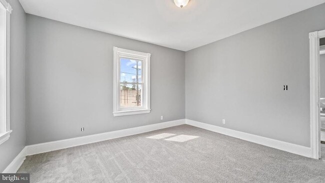 Photo - 203 S Springfield Rd