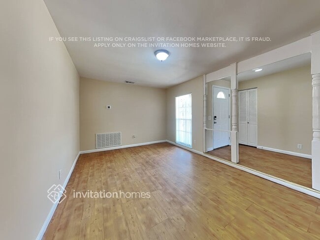 Photo - 8303 W Hiawatha St