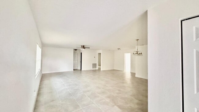 Photo - 3252 Golfview Rd