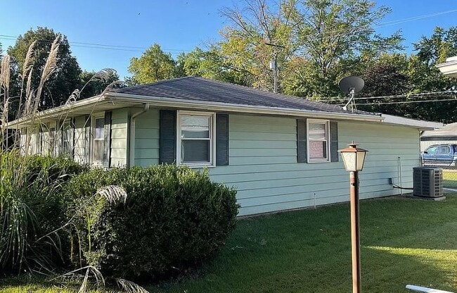 Photo - 2401 Brockman St