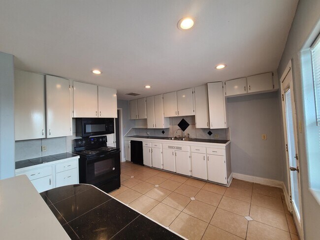 Photo - 3105 Barkley Ave