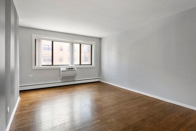 Photo - 6029 N Winthrop Ave