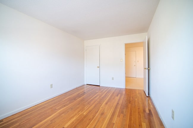 Photo - Edgewood Gardens Embassy and Wilder Ridge ...