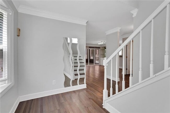 Photo - 1452 Briaroaks Trail NE