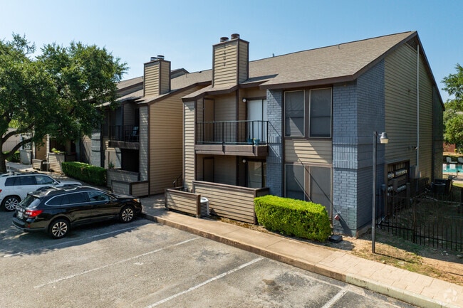 Building Photo - Tramor at Hunter's Glen Rental