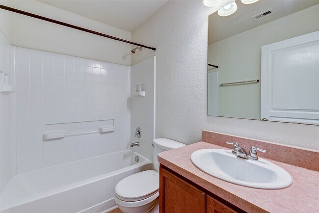 Photo - 1911 Helvick Blvd