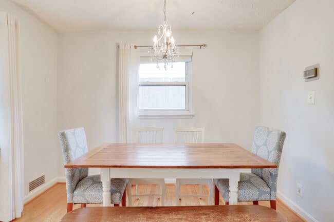 Photo - 5724 Euclid St