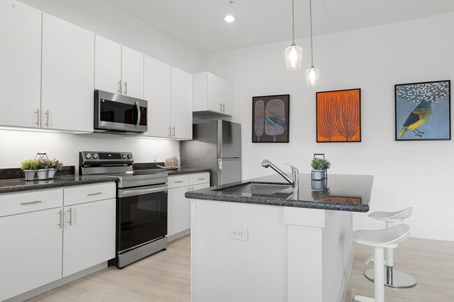Building Photo - Lawndale Rental
