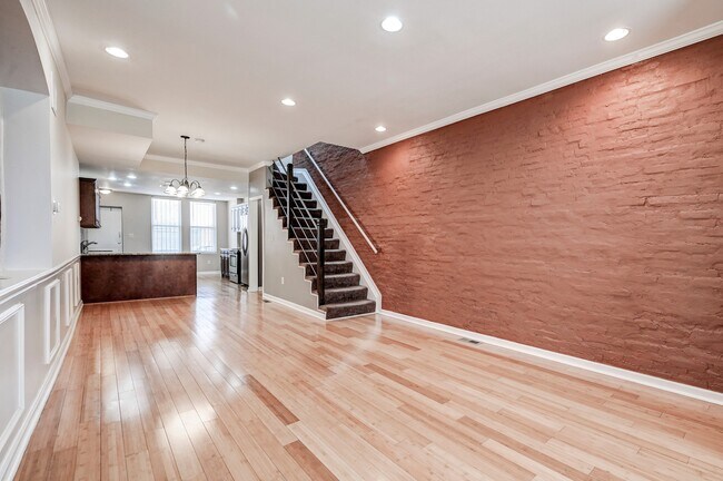 Photo - 2103 E Madison St
