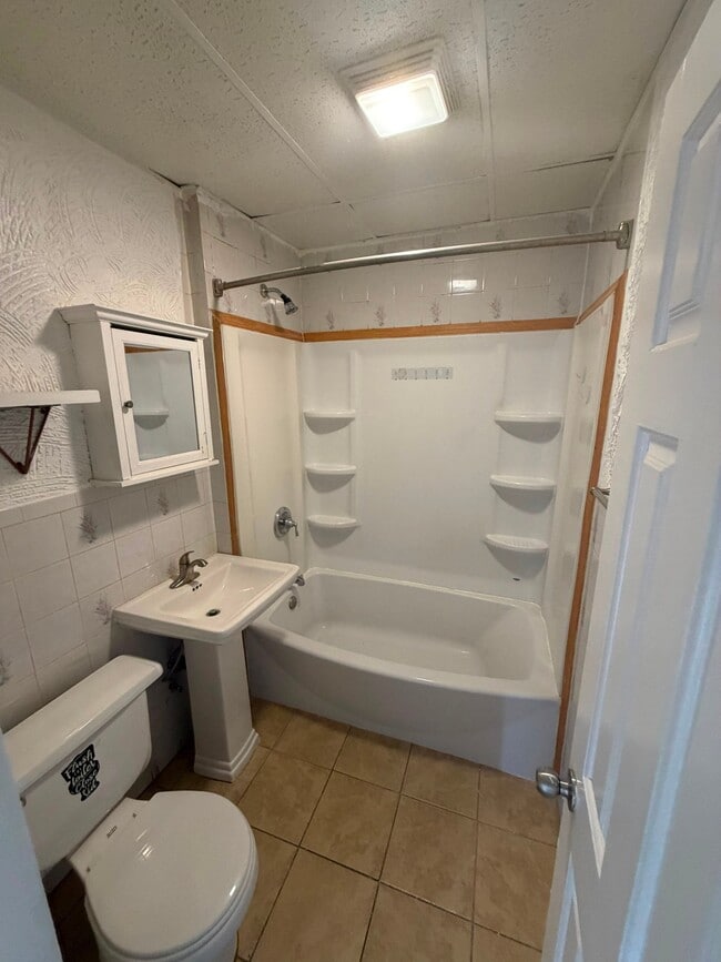 425 3rd Ave Unit 1R
