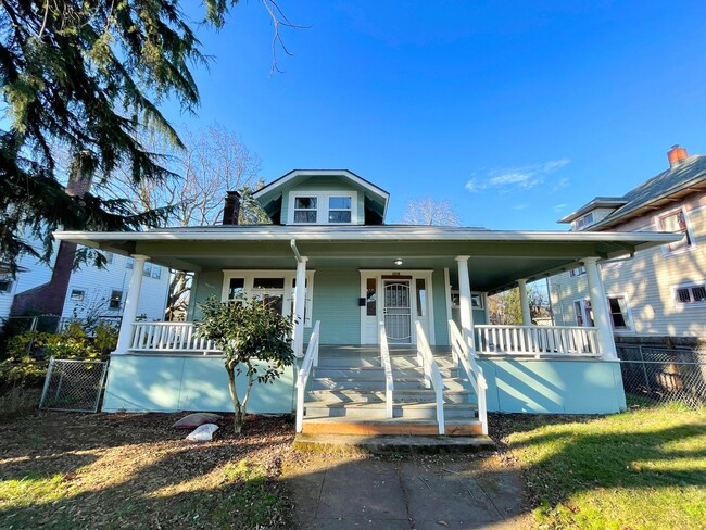 Gorgeous Craftsman House with Tons of Char... - Gorgeous Craftsman House with Tons of Char...