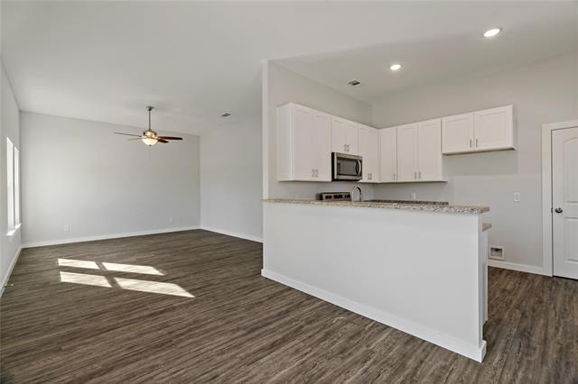 Photo - 1411 10th St NE