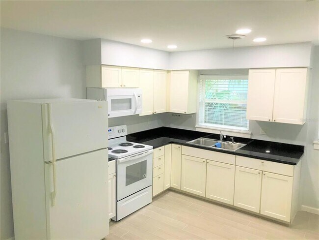 Photo - 2541 Floyd St