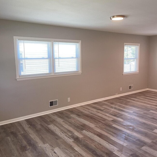 Photo - 6923 W Tallmadge Pl