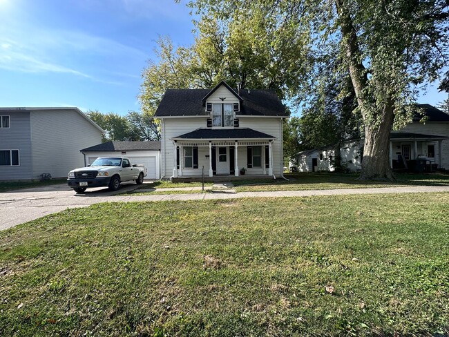 Updated 3 bedroom house in Webster City $1... - Updated 3 bedroom house in Webster City $1...