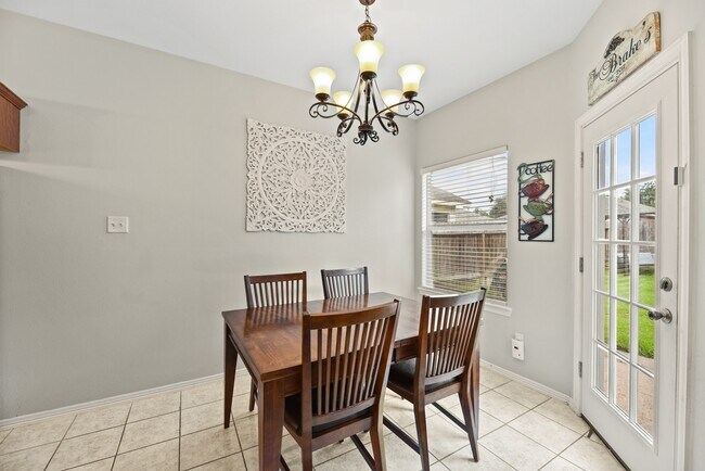 Photo - 32018 Anne Ln