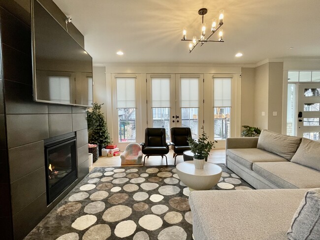 Photo - 717 Corbin Ter