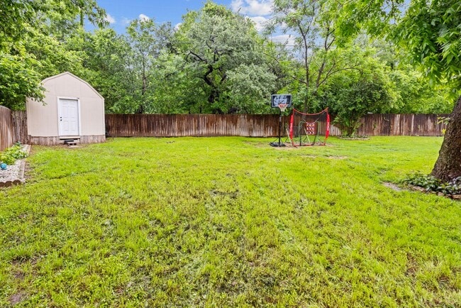 Photo - 70 Sue Ann Dr