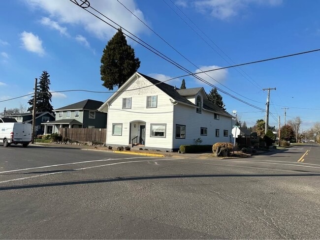 Photo - 3289 3rd St