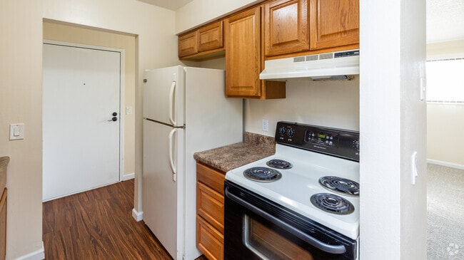 1BR, 1BA - 792SF - B - Kitchen