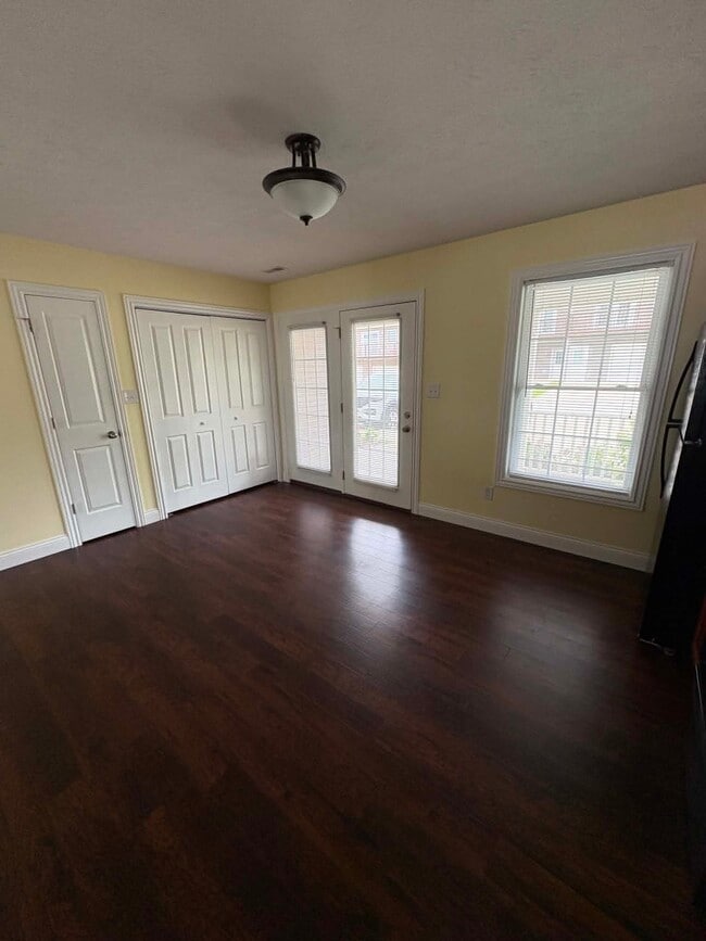 Kitchen, pantry, laundry area - 1752 W Countryside Ln