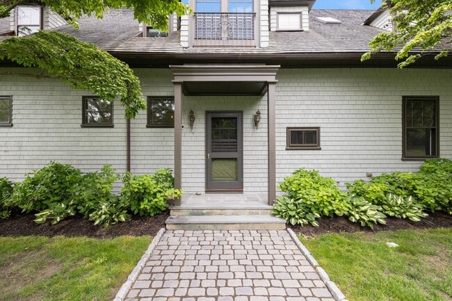 Photo - 33 Beacon Hill Rd