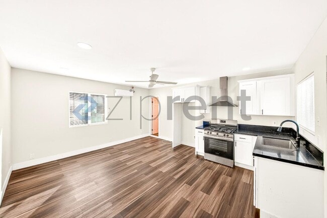 Photo - 3300 Wisconsin Ave