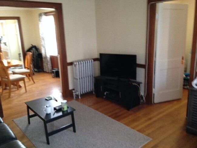 Photo - 58 Brock St Apartments Unit 1