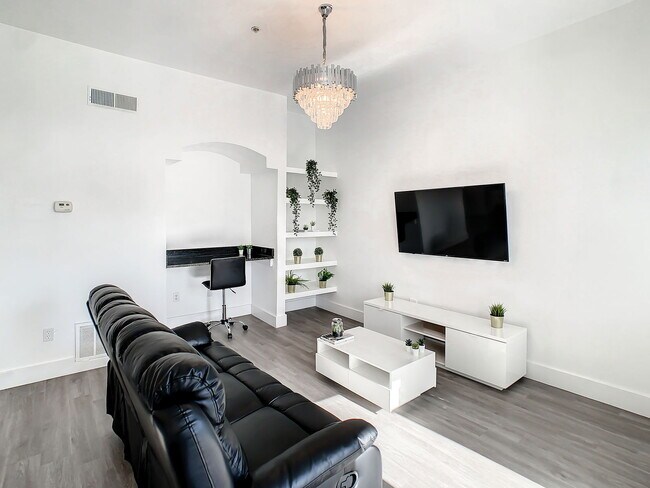 Photo - 7240 Westpointe Blvd Unit 1135