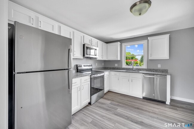 Photo - 90 Woodhouse Ave Unit 4