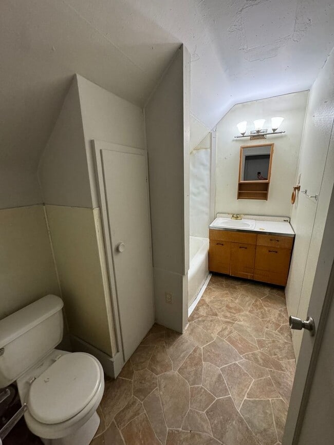 Photo - 429 Perry Ave Unit 429 Perry Ave #2