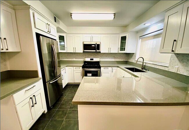 Photo - 408 N Palm Dr Unidad #102